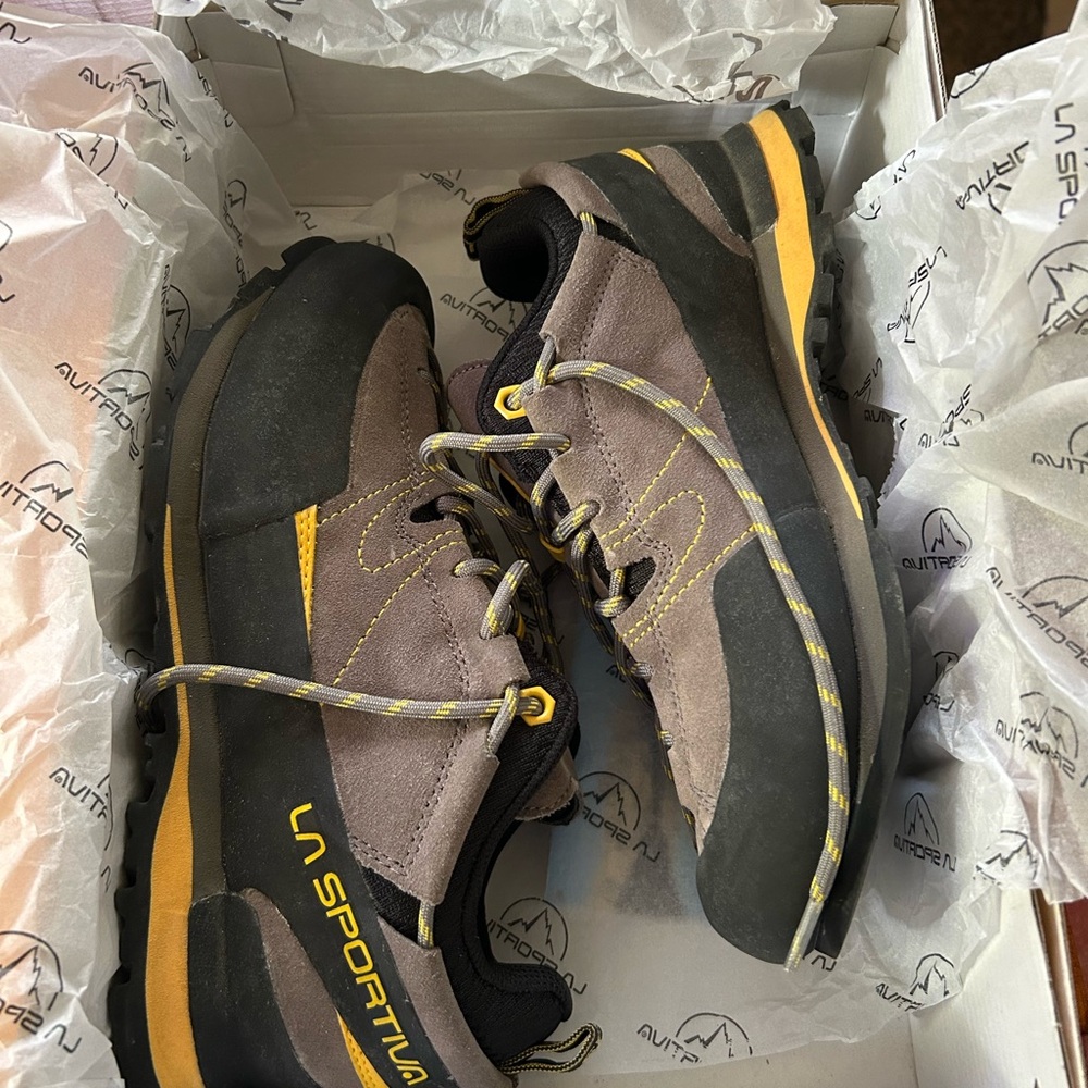 La Sportiva Men's Athletic Shoes - Black and Yellow